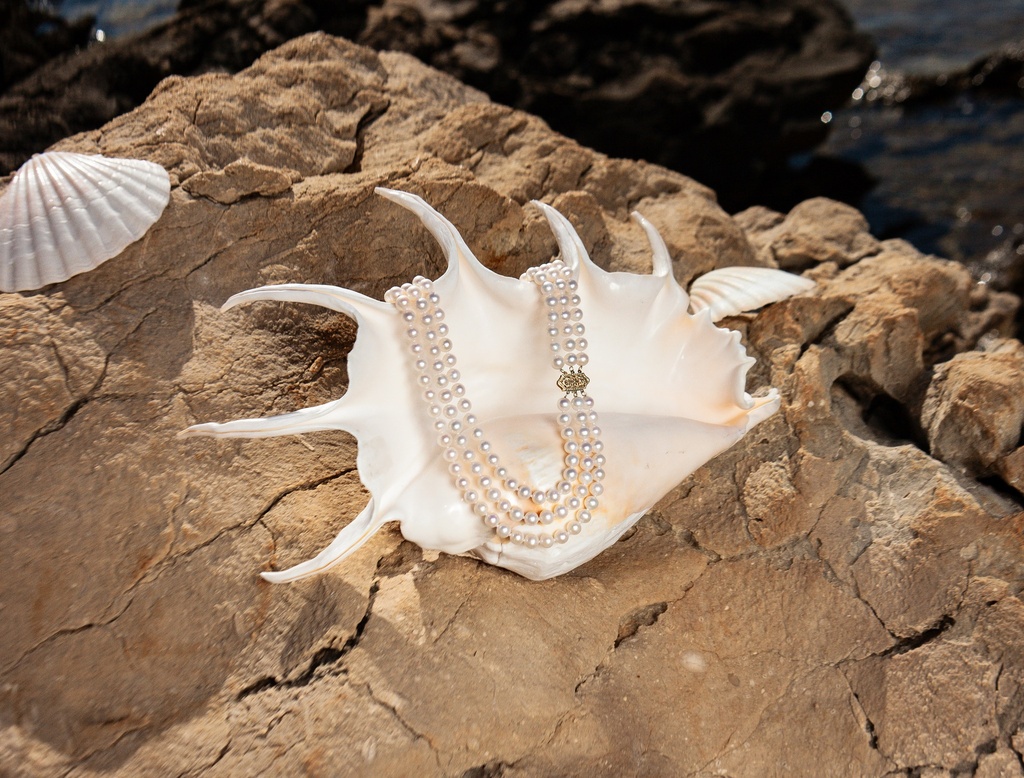 [VCCNT25] 7-7.5 AA+ Triple-Strand White Freshwater Pearl Necklace