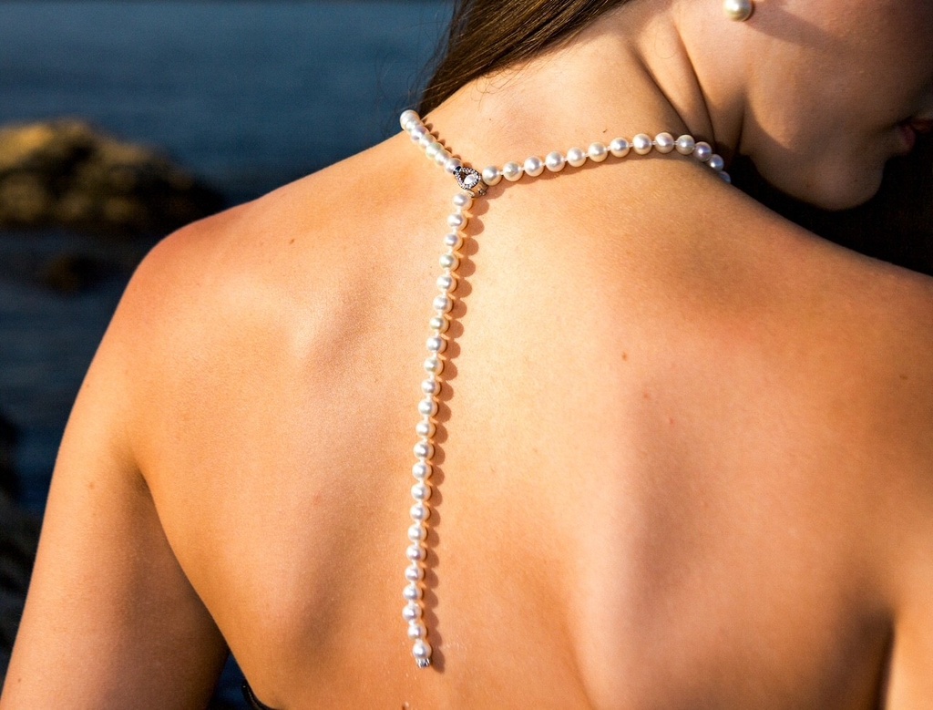 [VDCN23] 7mm AA+ White Freshwater Pearl & Diamonds Necklace