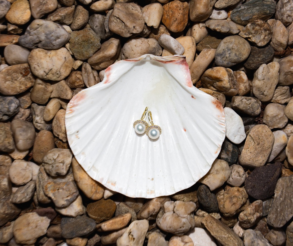 [VSEE06] 9mm AA+ White Freshwater Pearl and Zircon Earrings