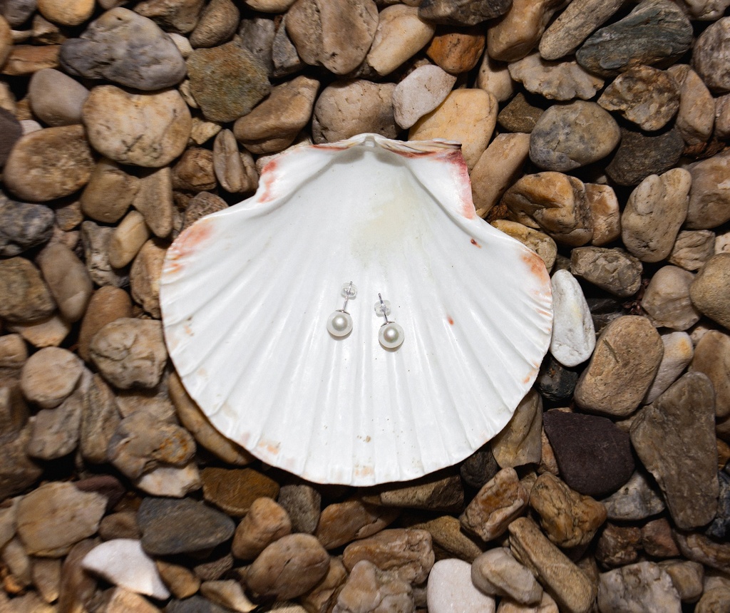 [VWCE01] 8-9mm A+ White Freshwater Pearl Stud Earrings