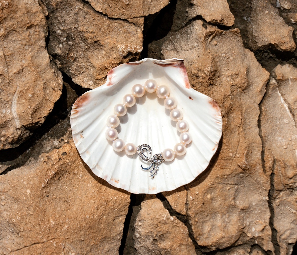 [VDCB12] 11-12mm AA+ White Freshwater Pearl & Diamonds Bracelet