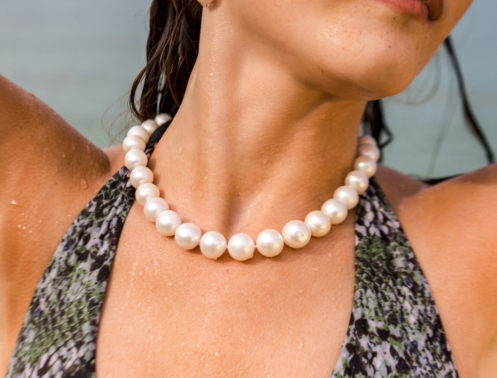[VCCN32] 12-13mm AA+ White Freshwater Pearl Necklace